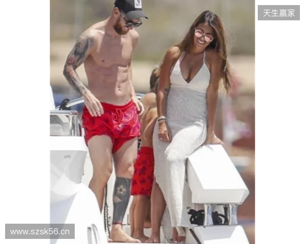 安东内拉一袭黄色长裙亮相，和梅西共度圣诞节