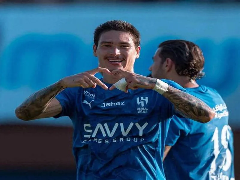 记者：费内巴切有意租借努涅斯，已向利雅得新月进行了询问